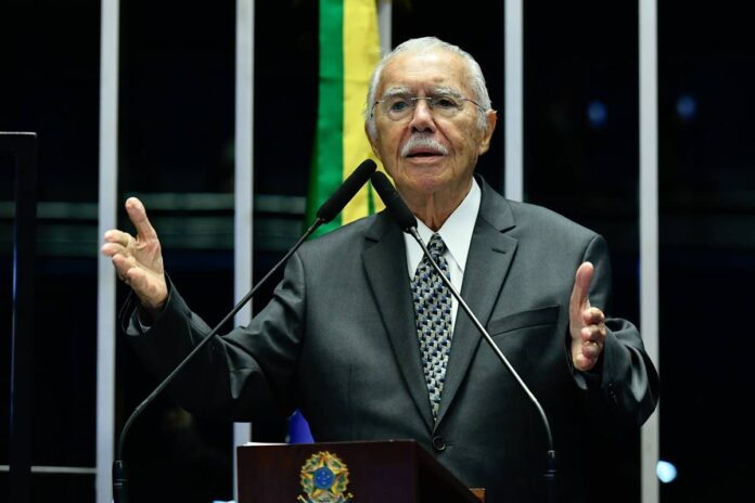 aos-94-anos,-ex-presidente-jose-sarney-e-diagnosticado-com-covid