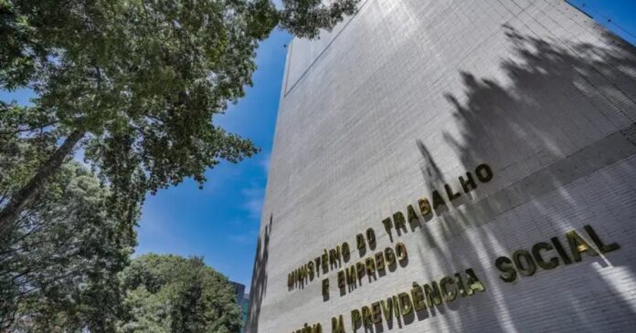 empresariado-pressiona-e-governo-lula-adia-norma-que-exige-medidas-de-saude-mental-no-trabalho