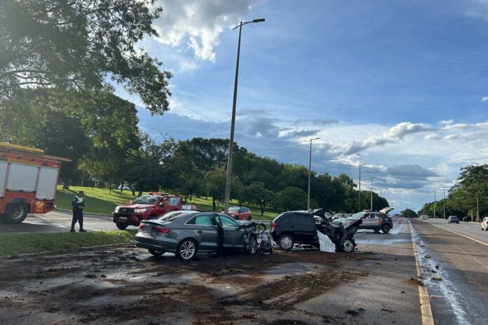 acidente-fatal-no-eixao:-gol-invadiu-pista-contraria-e-bateu-de-frente