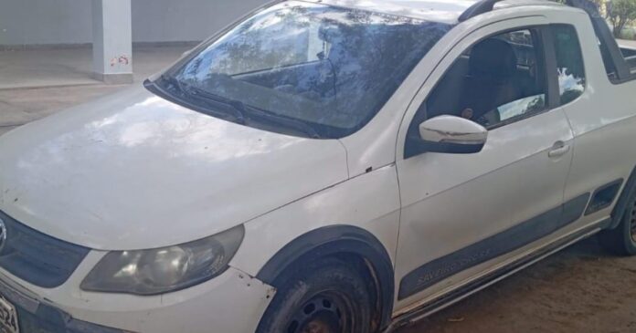 policiais-da-cipe-semiarido-recuperam-veiculo-roubado-em-miguel-calmon,-na-bahia