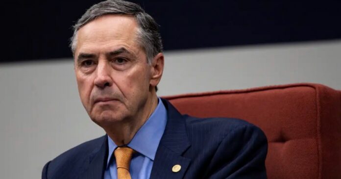 barroso-reage-e-diz-que-revista-inglesa-reproduz-discurso-utilizado-em-ato-golpista-no-brasil