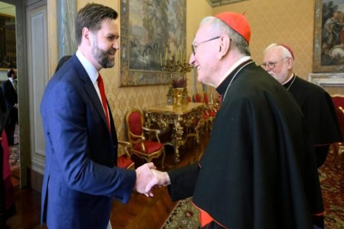 ultimo-lider-a-ver-francisco,-vice-dos-eua-se-despede-do-papa