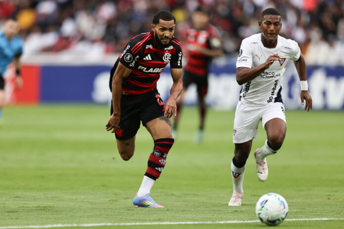 flamengo-esbarra-na-altitude-e-fica-no-empate-com-a-ldu-em-quito