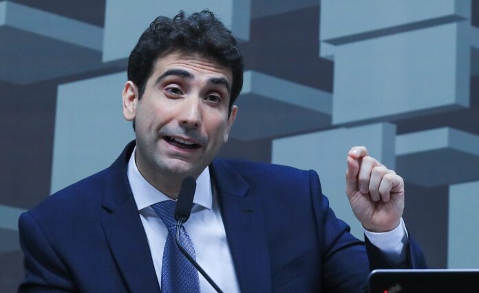 galipolo-diz-que-depreciacao-cambial-afeta-variacao-de-preco