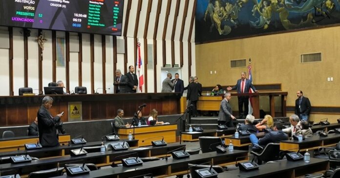 sessao-da-al-ba-dura-5-minutos-e-e-encerrada-por-falta-de-quorum-nesta-quarta