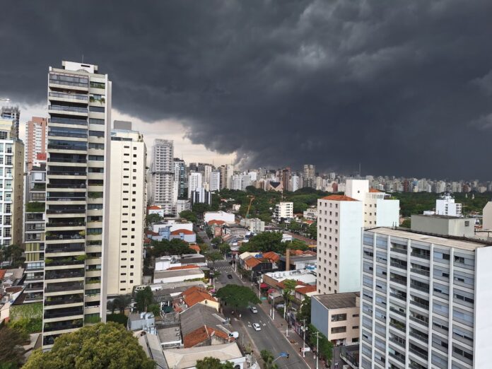 defesa-civil-de-sp-ativa-gabinete-de-crise-para-tempestades.-entenda
