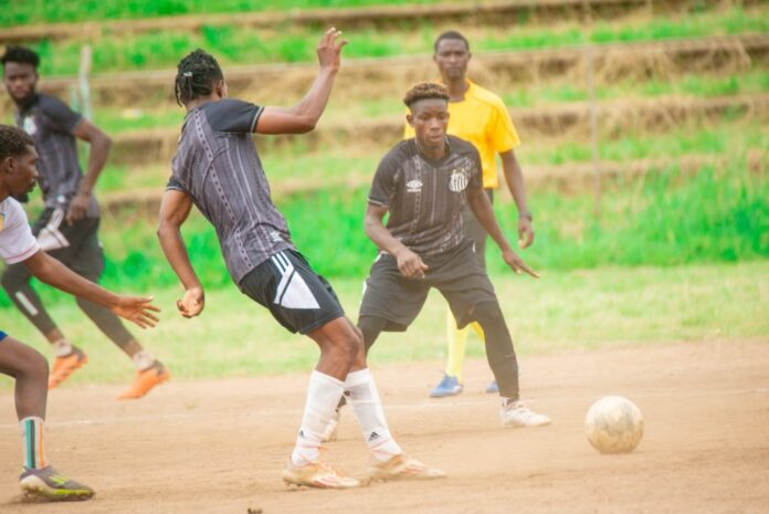 refugiados-do-malawi-jogam-torneio-de-futebol-com-uniformes-do-santos