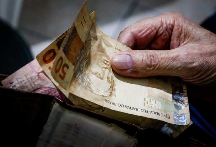especialistas-sugerem-novo-modelo-de-imposto-de-renda-com-base-na-renda-familiar