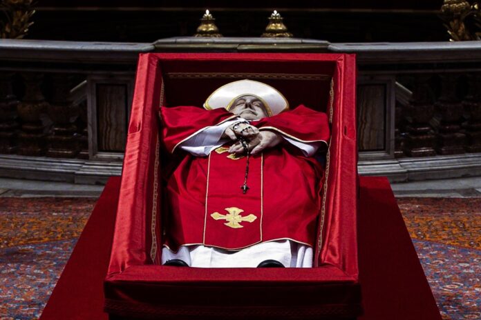 velorio-do-papa:-90-mil-ja-se-despediram-de-francisco-na-basilica-de-sao-pedro