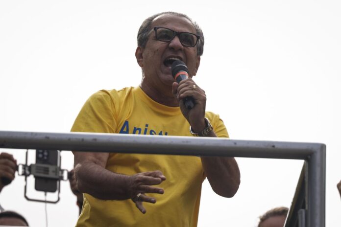 malafaia-dispara-contra-motta-por-pl-da-anistia:-“frouxo,-covarde”
