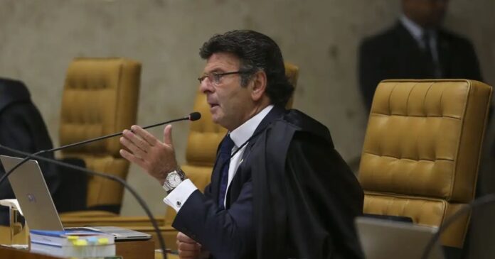 fux-diverge-de-moraes-e-vota-para-condenar-debora-a-pena-de-1-ano-e-6-meses