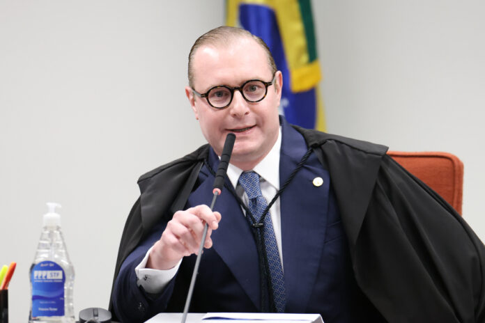 entenda-por-que-zanin-se-declarou-impedido-de-votar-em-acao-de-collor