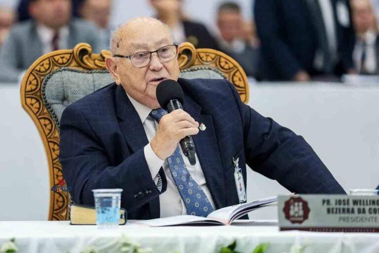 enquanto-escandalos-abalam-a-assembleia-de-deus,-pastor-condena-barba-em-obreiros