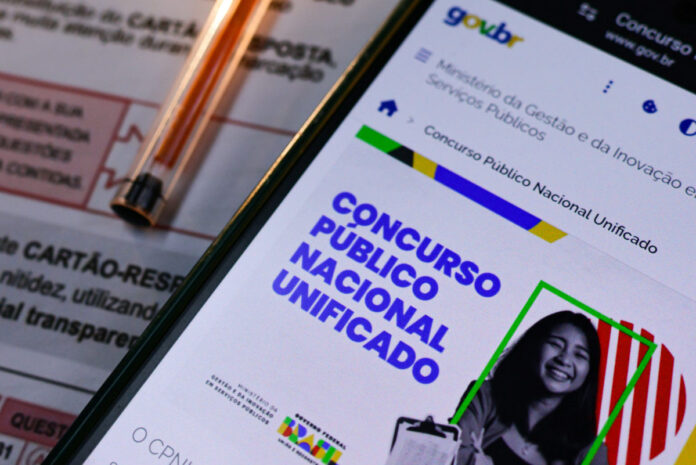 cnu:-mgi-autoriza-nomeacao-de-4,3-mil-aprovados-em-16-orgaos-federais