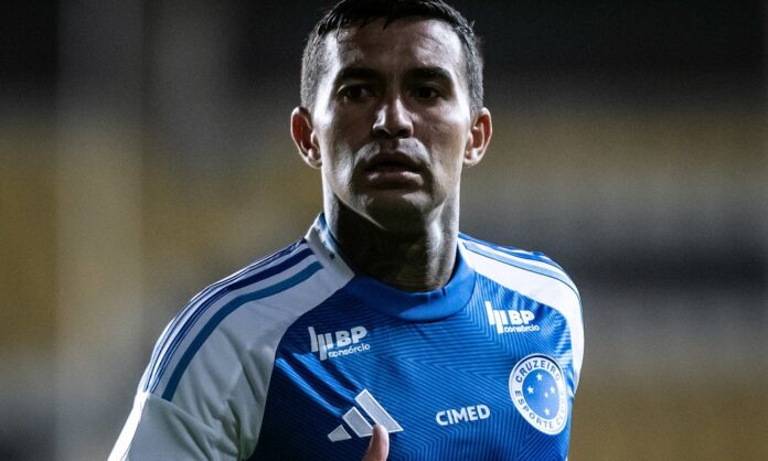 dudu-reclama-de-reserva-no-cruzeiro-e-‘questiona’-tecnico-leonardo-jardim:-‘sequencia-boa’