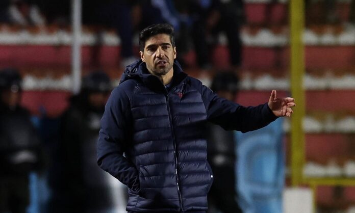 abel-ferreira-revela-estrategia-do-palmeiras-contra-o-bolivar-na-altitude