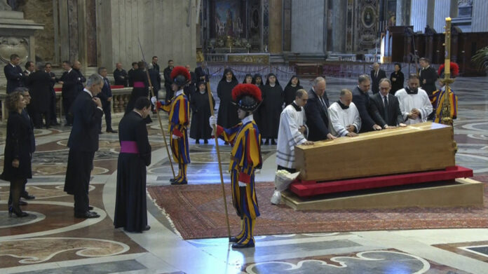 missa-do-funeral-do-papa-francisco-comeca-no-vaticano