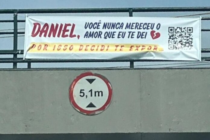 “daniel,-decidi-te-expor”:-mc-e-gloria-groove-sao-multados-por-faixas