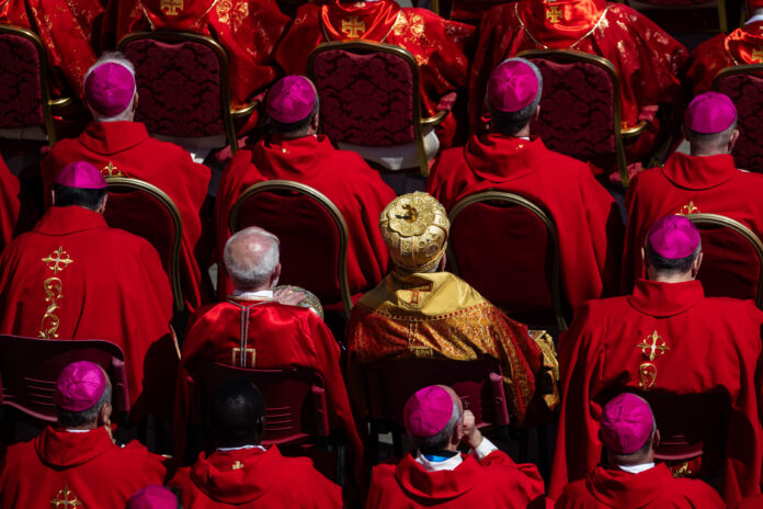 nove-dias-de-luto:-conclave-nao-deve-comecar-antes-de-5-de-maio