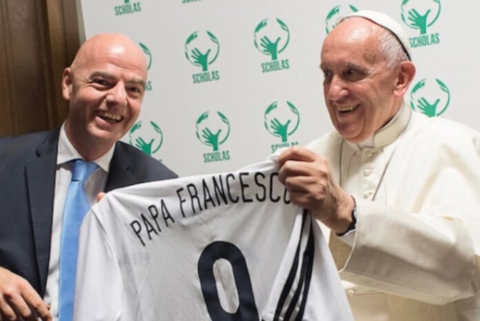 presidente-da-fifa-cumprira-promessa-que-fez-ao-papa.-saiba-qual