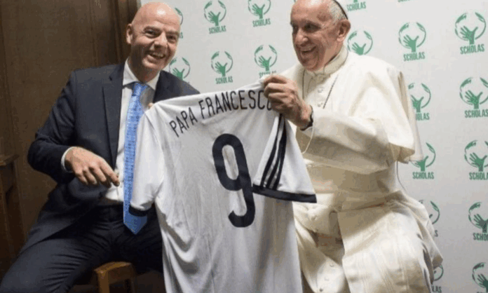 fifa-fara-jogo-para-criancas-com-lendas-do-futebol-a-pedido-do-papa-francisco
