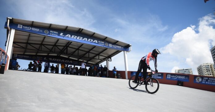 prefeitura-entrega-nova-pista-de-bicicross-na-orla-de-pituacu-neste-domingo