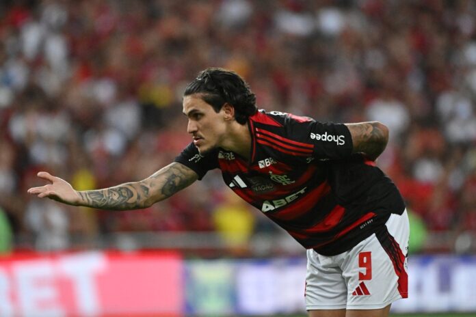 com-show-de-pedro-e-gritos-de-‘ole’,-flamengo-atropela-o-corinthians-no-maracana-lotado