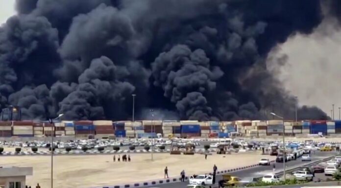 sobe-para-46-o-numero-de-mortos-em-explosao-no-maior-porto-comercial-do-ira