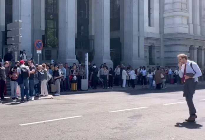 editora-do-metropoles-mostra-impacto-do-apagao-em-madri.-video