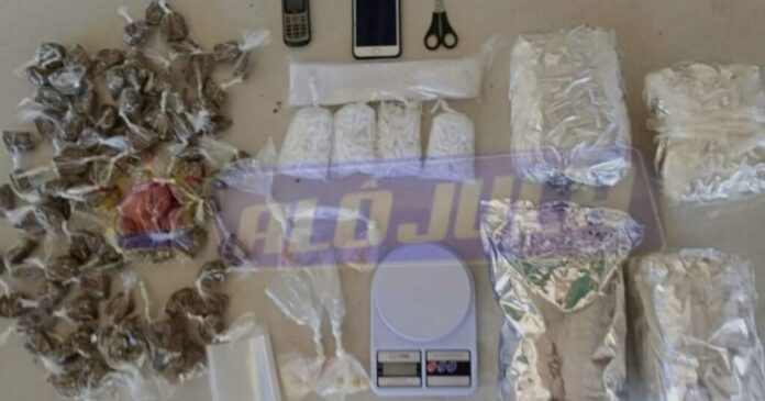jovem-e-preso-pela-pm-com-drogas-em-sussuarana-velha