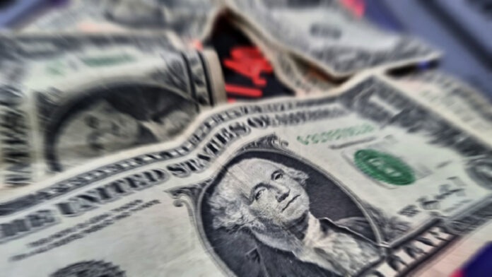 dolar-emenda-8o-pregao-consecutivo-de-queda-e-fecha-a-r$-5,63;-ibovespa-tem-alta