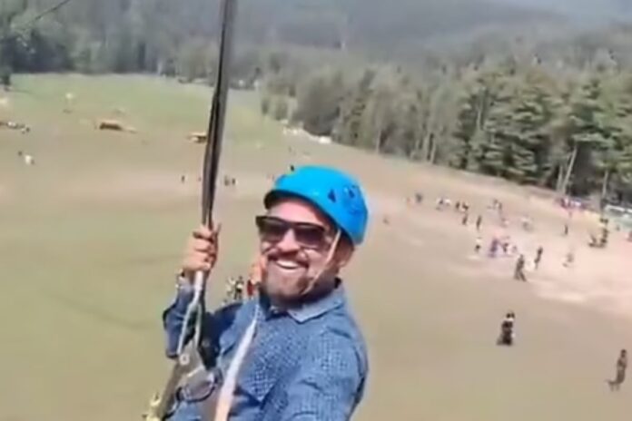 video:-turista-grava-inicio-de-ataque-terrorista-que-matou-26-na-india