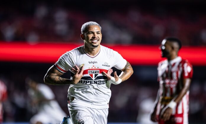 com-dois-gols-de-luciano,-sao-paulo-vence-nautico-no-morumbis