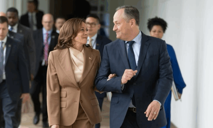 trump-demite-esposo-de-kamala-harris-do-conselho-do-museu-do-holocausto