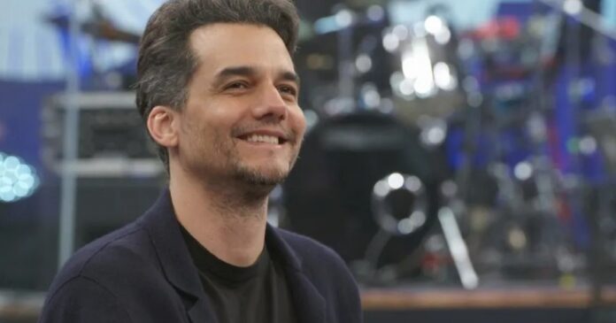 wagner-moura-anuncia-retorno-ao-teatro-apos-16-anos-com-estreia-em-solo-brasileiro