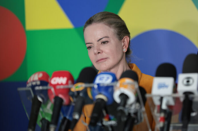 fraude-no-inss:-gleisi-diz-que-lupi-“nao-tem-motivo-para-ser-afastado”