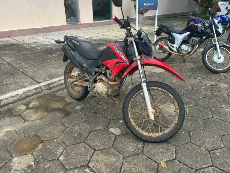 Polícia Militar recupera motocicleta com restrição de roubo em Medeiros Neto