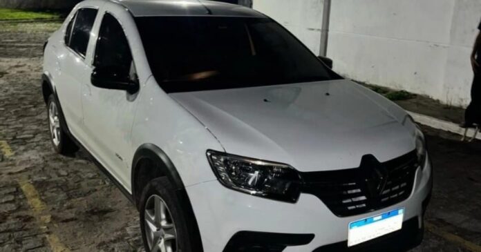 foragido-da-justica-e-preso-com-carro-clonado-e-documentos-falsos-em-lauro-de-freitas