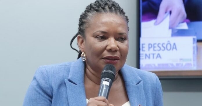video:-ministra-margareth-menezes-nega-conflito-de-interesse-por-cache-recebido-no-carnaval-2025