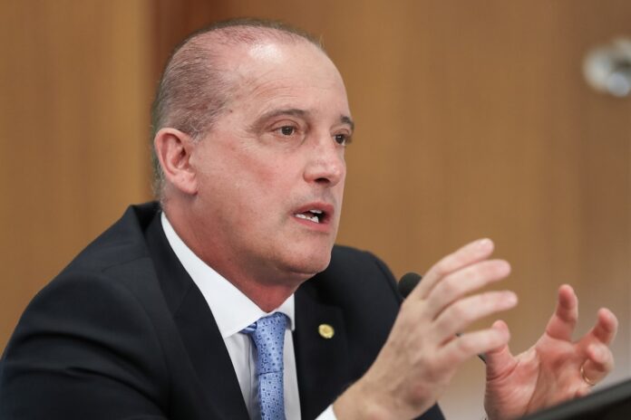 inss:-investigado-doou-r$-60-mil-para-ex-ministro-da-previdencia