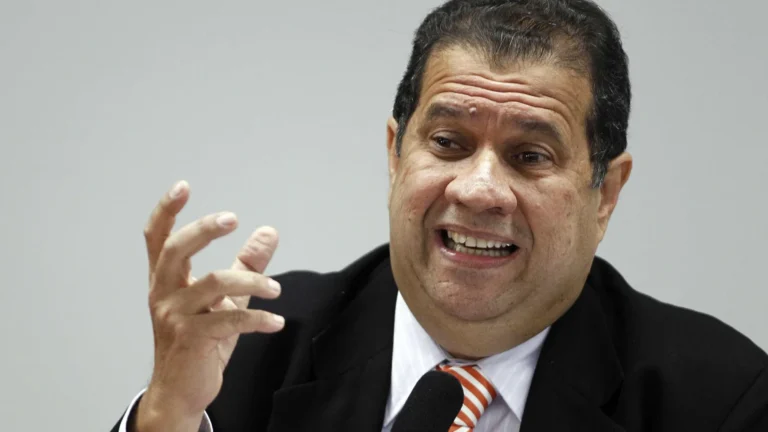 apos-fraude-no-inss,-lupi-pede-demissao-do-ministerio-da-previdencia