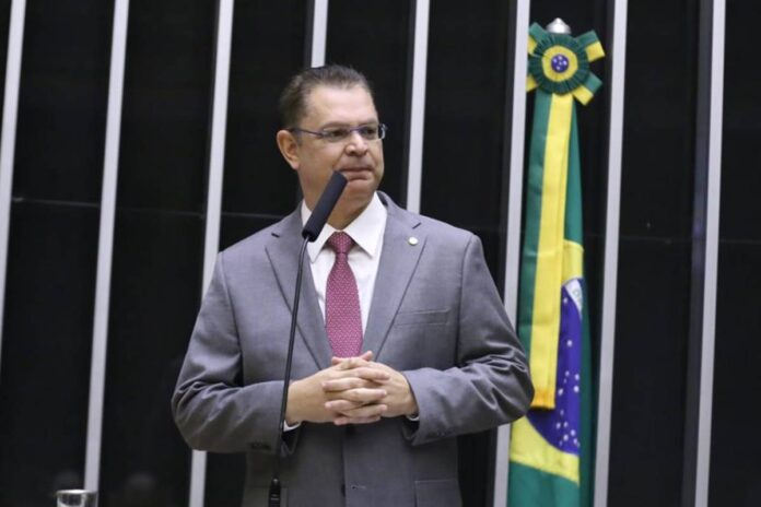 lider-do-pl-na-camara-pede-afastamento-do-novo-ministro-da-previdencia