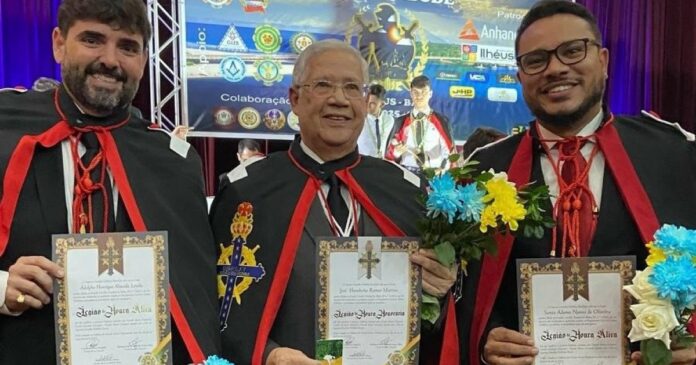 adolpho-loyola-e-homenageado-com-a-mais-alta-honraria-da-ordem-demolay
