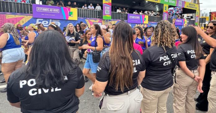 policia-civil-acompanha-bloco-feminino-na-micareta-de-feira