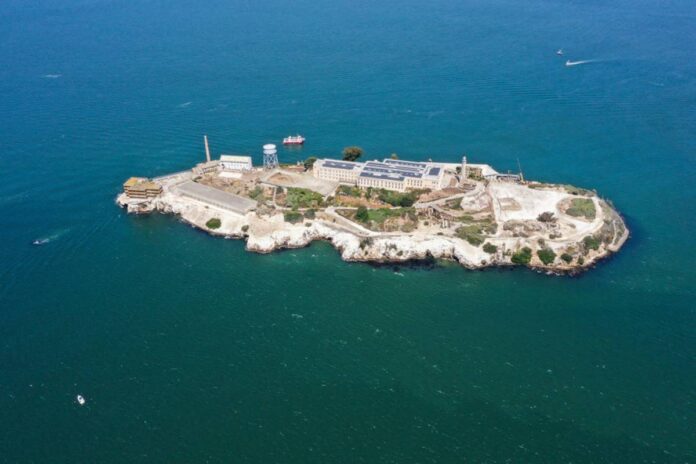 trump-diz-que-vai-reabrir-prisao-de-alcatraz,-fechada-nos-anos-1960