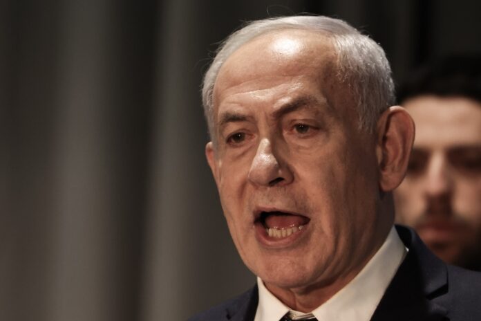 netanyahu-promete-agir-contra-houthis-apos-ataque-ao-principal-aeroporto-de-israel
