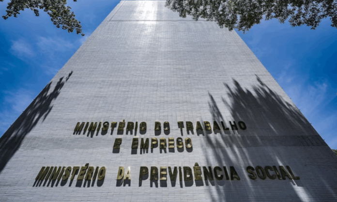 ministerio-do-trabalho-multiplica-verba-e-fecha-contratos-com-ongs-ligadas-a-sindicatos