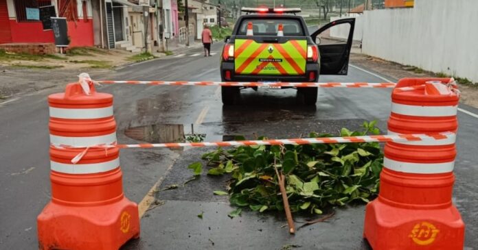 inmet-emite-alerta-de-chuva-intensa-em-28-cidades-da-bahia-ate-esta-terca