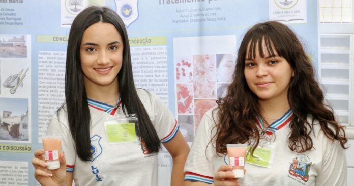 alunas-de-colegio-em-guanambi-criam-creme-antiacne-a-base-de-tomate-cereja