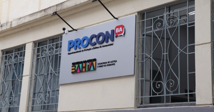 coelba-e-notificada-pelo-procon-apos-apagoes-causados-por-chuvas-fortes-no-estado